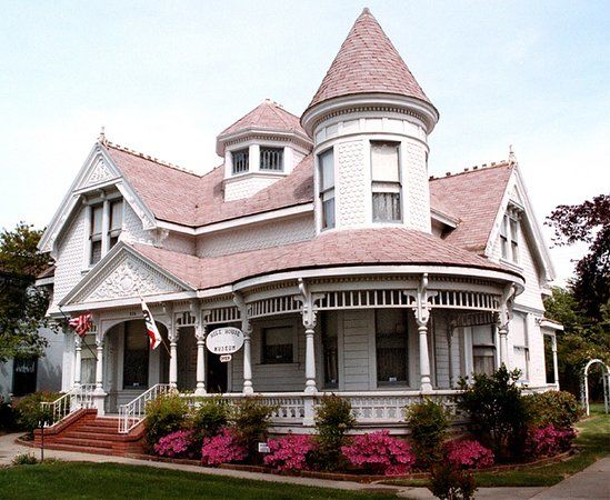 Hill House Bed & Breakfast and Museum